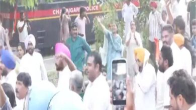 केंद्र के खिलाफ कांग्रेस का प्रदर्शन, महंगाई को लेकर जमकर हुई नारेबाजी