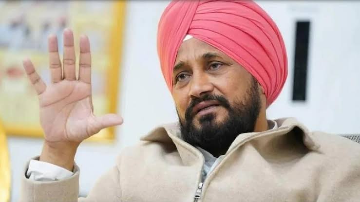 रक्खड़ पुण्या पर कांग्रेस की बैठक में सियासी घमासान, चन्नी समर्थकों ने किया शक्ति प्रदर्शन रक्खड़ पुण्या पर कांग्रेस की बैठक में सियासी घमासान, चन्नी समर्थकों ने किया शक्ति प्रदर्शन
