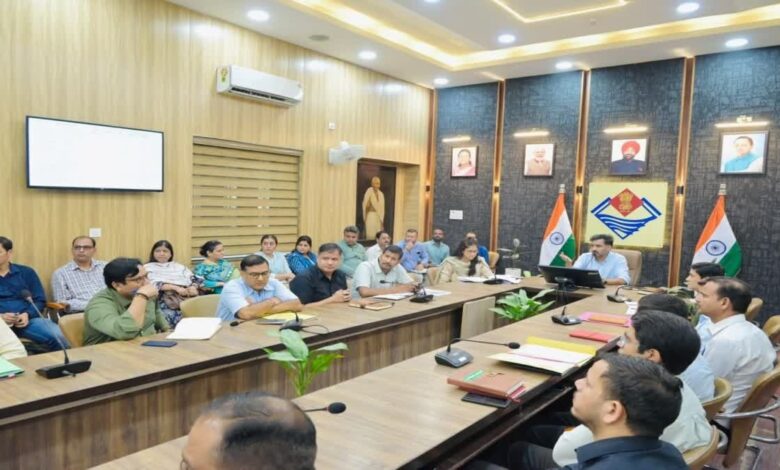 हाईकोर्ट के आदेशों के पालन में सख्ती, देहरादून में विभागीय अधिकारियों की तय होगी जवाबदेही हाईकोर्ट के आदेशों के पालन में सख्ती, देहरादून में विभागीय अधिकारियों की तय होगी जवाबदेही