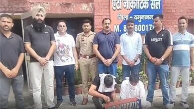 पुलिस को देखकर बाइक से भागने लगा युवक, तलाशी में मिलीं 6 हजार नशीली गोलियां