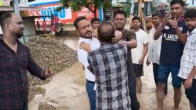PWD के कामों में लापरवाही के आरोप पर बढ़ा विवाद, बाजपुर में AE से मारपीट का मामला