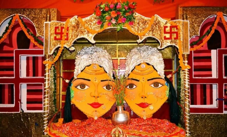 Nanda Ashtami 2026: अल्मोड़ा में उमड़ा श्रद्धालुओं का सैलाब, नंदा देवी मंदिर में दिखा आस्था का रंग