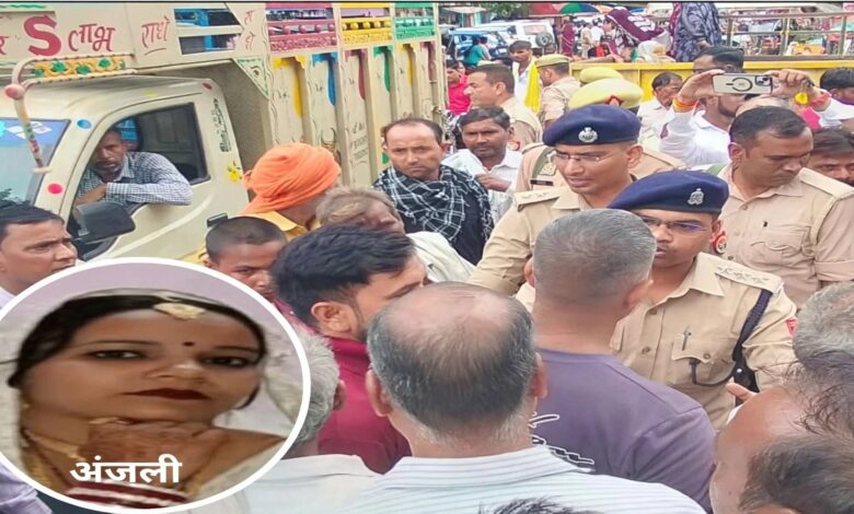 फिरोजाबाद में पुलिस दबिश के दौरान गर्भवती महिला की मौत, 6 पुलिसकर्मी सस्पेंड फिरोजाबाद में पुलिस दबिश के दौरान गर्भवती महिला की मौत, 6 पुलिसकर्मी सस्पेंड