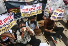 प्रतियोगी छात्रों की बड़ी मांग, रोमित के परिवार को एक करोड़ रुपये और सरकारी नौकरी देने की मांग