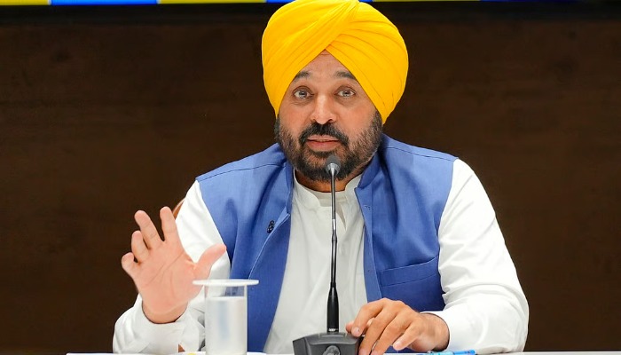2022 में बदली पंजाब की सियासत, अब 2027 में क्या पुराने राजनीतिक परिवार कर पाएंगे वापसी? 2022 में बदली पंजाब की सियासत, अब 2027 में क्या पुराने राजनीतिक परिवार कर पाएंगे वापसी?