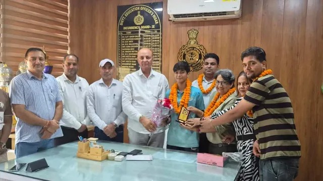 आर्थिक तंगी के बीच रिया ने हासिल की बड़ी उपलब्धि, अंतरराष्ट्रीय ताइक्वांडो में करेंगी शिरकत आर्थिक तंगी के बीच रिया ने हासिल की बड़ी उपलब्धि, अंतरराष्ट्रीय ताइक्वांडो में करेंगी शिरकत