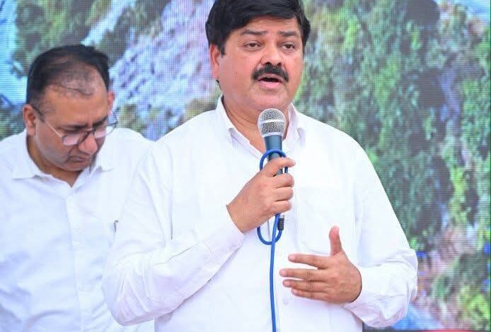 उत्तराखंड में ‘आशीर्वाद के दीये’ पर सियासत, गणेश गोदियाल ने BJP पर बोला हमला