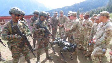 Auli War Exercise: ड्रोन, स्नाइपर और रोबोटिक डॉग के साथ जवानों ने किया अभ्यास Auli War Exercise: ड्रोन, स्नाइपर और रोबोटिक डॉग के साथ जवानों ने किया अभ्यास