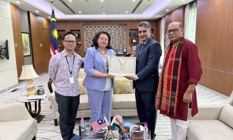 मलेशिया के विश्वविद्यालयों को उत्तराखंड संस्कृत विश्वविद्यालय से जोड़ने की तैयारी, एक्सचेंज प्रोग्राम पर चर्चा मलेशिया के विश्वविद्यालयों को उत्तराखंड संस्कृत विश्वविद्यालय से जोड़ने की तैयारी, एक्सचेंज प्रोग्राम पर चर्चा
