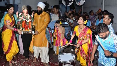 गणपति विसर्जन में दिखा बॉलीवुड का भक्तिभाव, शिल्पा शेट्टी-गोविंदा ने किया बप्पा को विदा