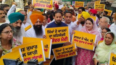सज्जन कुमार के निधन पर BJP सांसदों का शोक AAP को नागवार, अमृतसर में जोरदार प्रदर्शन