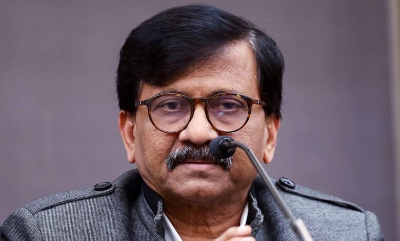 CBI की FIR पर भड़के संजय राउत, बोले- आदित्य ठाकरे को निशाना बनाने का हथियार बनाया जा रहा मामला CBI की FIR पर भड़के संजय राउत, बोले- आदित्य ठाकरे को निशाना बनाने का हथियार बनाया जा रहा मामला