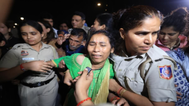 अंकिता भंडारी के माता-पिता को दिल्ली में हिरासत में लिया गया, इंडिया गेट पर धरना देने के दौरान पुलिस की कार्रवाई