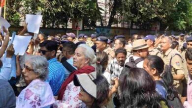 उत्तराखंड में SIR के खिलाफ देहरादून में प्रदर्शन, 13.95 लाख नाम हटाने का आरोप; कमला पंत और डॉ. रवि चोपड़ा हिरासत में