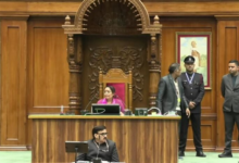 उत्तराखंड विधानसभा सत्र के दूसरे दिन भी हंगामा, काले झंडे लेकर वेल में पहुंचे कांग्रेस विधायक; कार्यवाही स्थगित